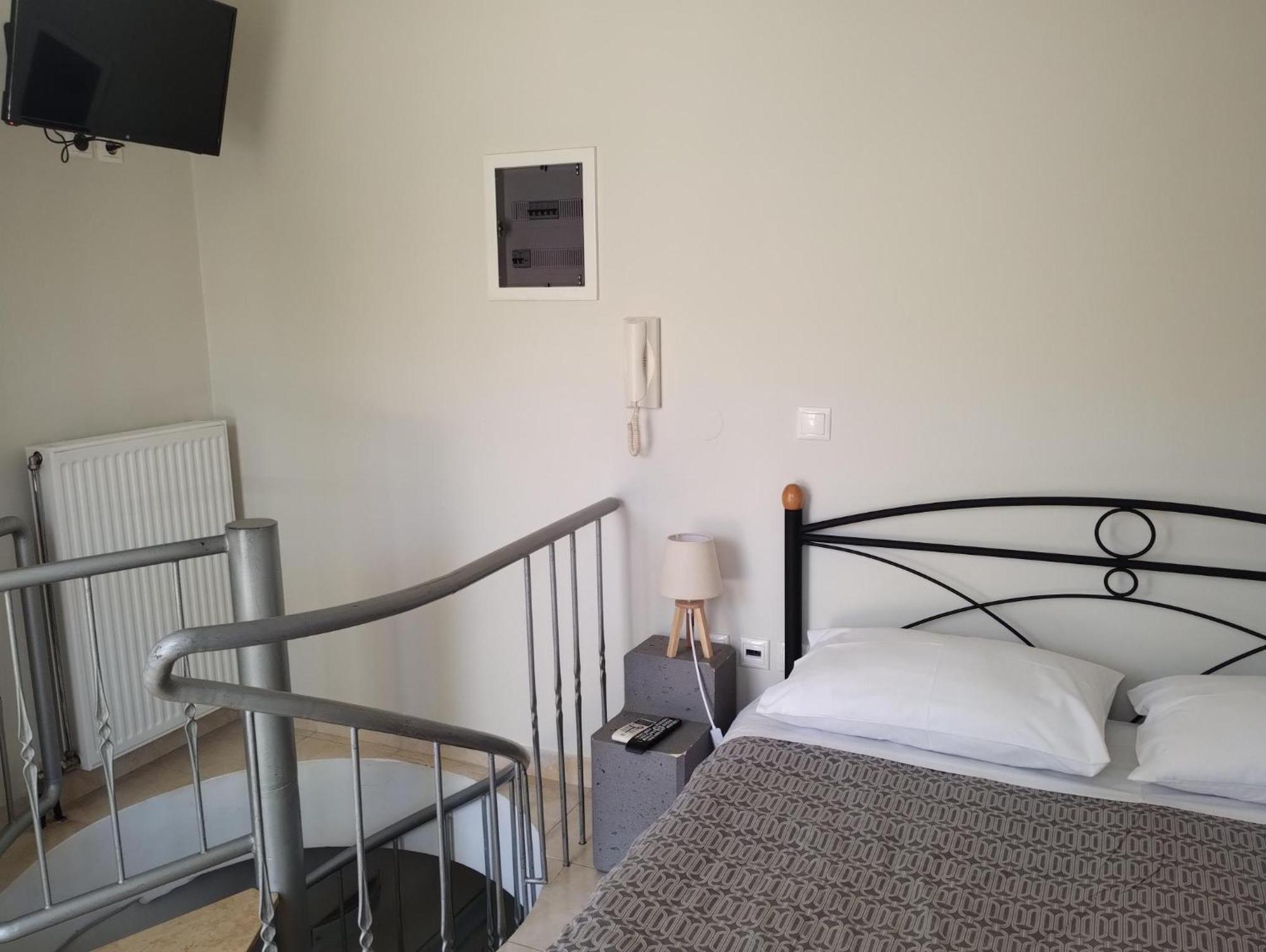 Kalamata Beach Maisonette Esterno foto